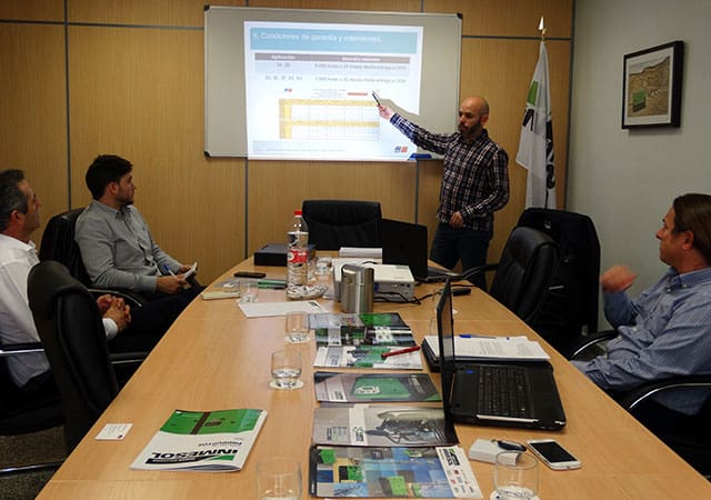 Sergio Frutos and Antonio Escudero from INMESOL Engineering and Post-Sales Department attended the workshop